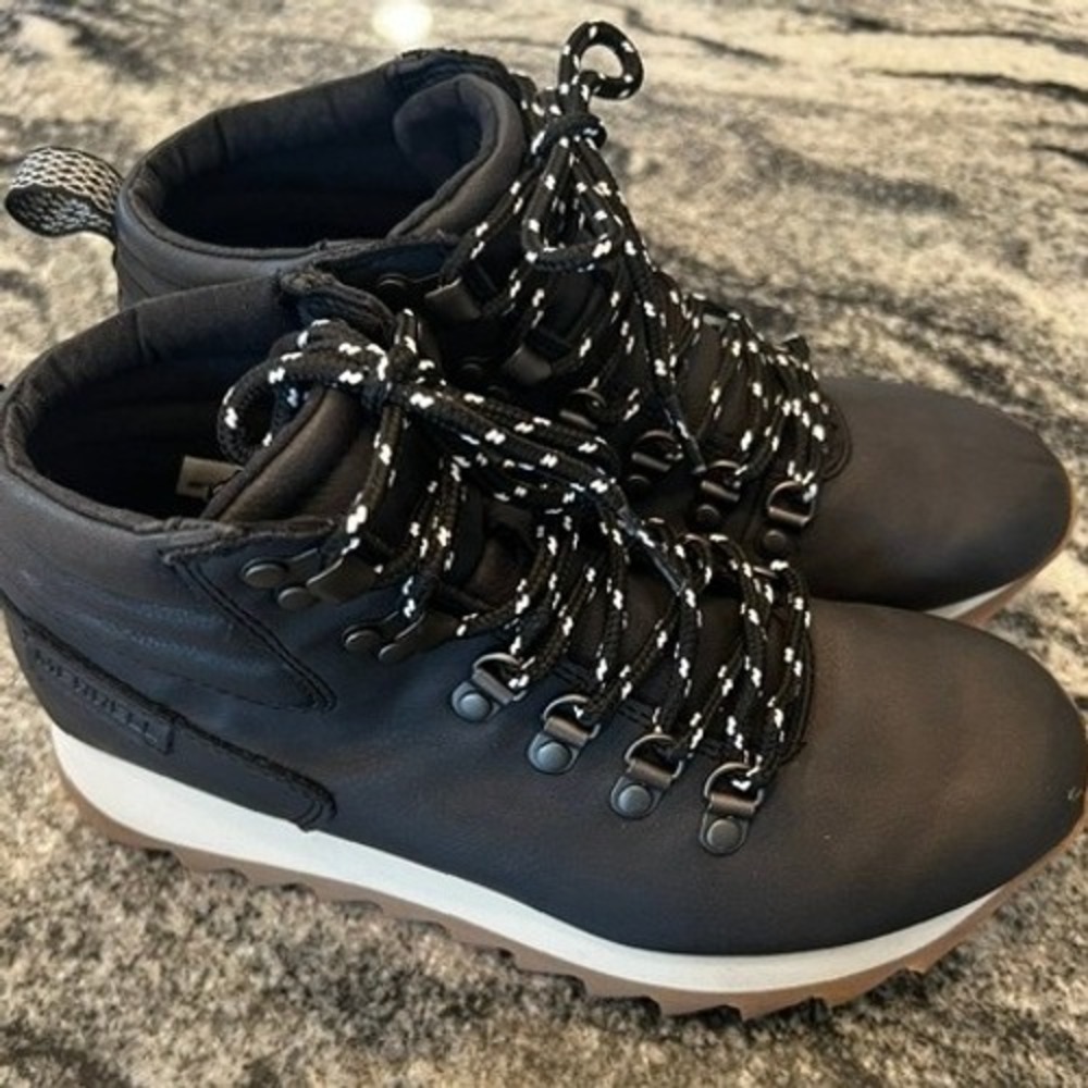 Merrell Alpine Hiker Boots Women 7 Black Faux Leather Lace Up Rugged Utility